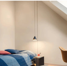 Carica l'immagine nel visualizzatore di Gallery, Lampada a PARETE con Cavo a Vista – Minimalismo Nordic Chic