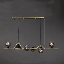 Carica l'immagine nel visualizzatore di Gallery, Lampadario Nordico a Sospensione con Sfere e Cono Dorato – 4/5/6 Luci