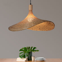 Carica l'immagine nel visualizzatore di Gallery, Lampadario “Bamboo Wave” – Rattan Naturale Stile Giapponese