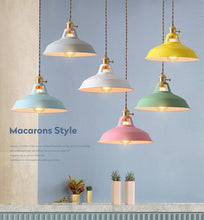 Carica l'immagine nel visualizzatore di Gallery, Markaron small Chandelier