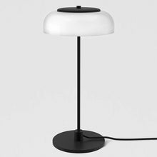 Carica l'immagine nel visualizzatore di Gallery, Lampada da tavolo in vetro fumé – Eleganza moderna con struttura nera