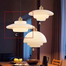 Carica l'immagine nel visualizzatore di Gallery, Lampadario in Vetro Opalino – Design Nordic Cream