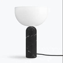 Carica l'immagine nel visualizzatore di Gallery, Lampada da Tavolo Kizu Style – H 45 cm, Marmo Nero e Cupola Bianca