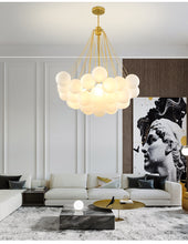 Carica l'immagine nel visualizzatore di Gallery, Lampadario “Nuvola di Vetro” – Scultura Luminosa per Soggiorni Eleganti