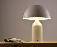 Carica l'immagine nel visualizzatore di Gallery, Lampada da Tavolo Atollo Style – Design Scultoreo