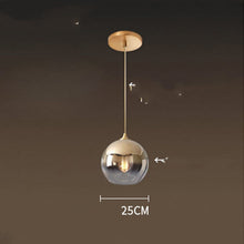 Carica l'immagine nel visualizzatore di Gallery, Lampadario Sferico Oro Sfumato – Design Minimal per Bar, Caffè e Zona Notte