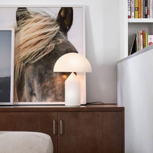 Carica l'immagine nel visualizzatore di Gallery, Lampada da Tavolo Atollo Style – Design Scultoreo