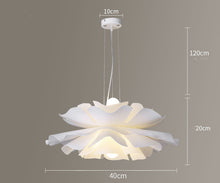 Carica l'immagine nel visualizzatore di Gallery, Lampadario Flower Light – Eleganza organica in sospensione