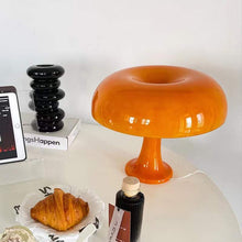Carica l'immagine nel visualizzatore di Gallery, Lampada da Tavolo Mushroom Style – Ispirazione Retrò Nordica in Bianco o Arancio