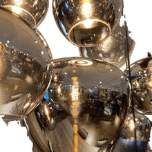 Carica l'immagine nel visualizzatore di Gallery, Modern Restaurant Ideas Personality Glass Lamp