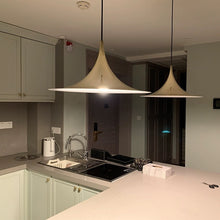 Carica l'immagine nel visualizzatore di Gallery, Lampadario Design Nordico | Ispirato alla Semi Pendant di Bonderup & Thoru
