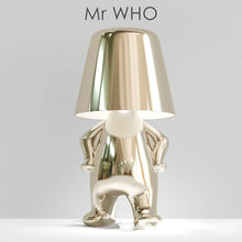 Carica l'immagine nel visualizzatore di Gallery, Lampada da Tavolo Mr WHO – Design Scultoreo Dorato