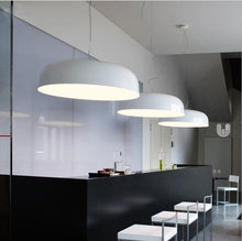 Carica l'immagine nel visualizzatore di Gallery, Lampada a Sospensione Smithfield-Style – Omaggio a Jasper Morrison
