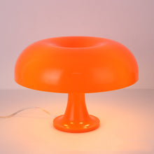 Carica l&#39;immagine nel visualizzatore di Gallery, Lampada da Tavolo Mushroom Style – Ispirazione Retrò Nordica in Bianco o Arancio
