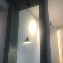 Carica l'immagine nel visualizzatore di Gallery, Dining Room Lamp Modern Bar Counter Dining Room Personality Chandelier
