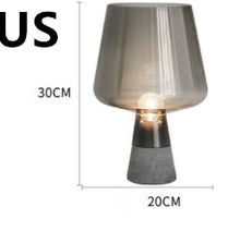 Carica l'immagine nel visualizzatore di Gallery, Lampada da Tavolo Vetro &amp; Cemento – Design Moderno Scultoreo
