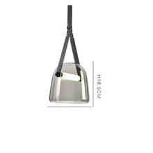 Carica l'immagine nel visualizzatore di Gallery, Lampadario in Vetro e Pelle – Design Moderno Light Luxury
