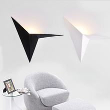 Carica l'immagine nel visualizzatore di Gallery, Triangle wall lamp bedside study hotel room maple leaf lamp
