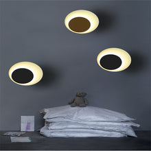 Carica l'immagine nel visualizzatore di Gallery, Colorful round Macaron eclipse wall lamp
