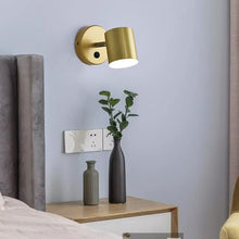 Carica l'immagine nel visualizzatore di Gallery, Bedside wall lamp
