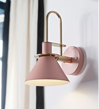 Carica l'immagine nel visualizzatore di Gallery, Macaron Horn Wall Light
