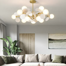 Carica l'immagine nel visualizzatore di Gallery, Lampadario Moderno a Sfere con Dettagli Decorativi – Stile Nordico da 130 cm

