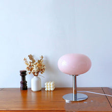 Carica l'immagine nel visualizzatore di Gallery, Minimalist Ins Girl Heart Decorative Desk Lamp
