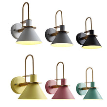 Carica l'immagine nel visualizzatore di Gallery, Macaron Horn Wall Light
