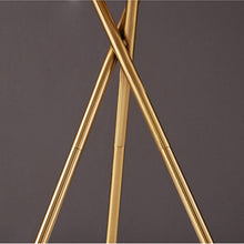 Carica l'immagine nel visualizzatore di Gallery, Nordic Creative Desk Lamp Is Modern Simple Personalized And Fashionable
