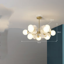 Carica l'immagine nel visualizzatore di Gallery, Lampadario Moderno a Sfere con Dettagli Decorativi – Stile Nordico da 130 cm
