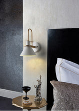 Carica l'immagine nel visualizzatore di Gallery, Macaron Horn Wall Light

