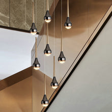Carica l'immagine nel visualizzatore di Gallery, Lampadario Goccia a LED | Eleganza Verticale per Scale e Open Space
