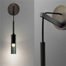 Carica l'immagine nel visualizzatore di Gallery, APPLIQUE IN CRISTALLO E RAME – LUCE CALDA DAL DESIGN MINIMALISTA
