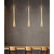 Carica l'immagine nel visualizzatore di Gallery, Lampadario a Goccia in Cristallo
