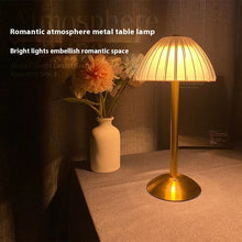 Carica l'immagine nel visualizzatore di Gallery, Crystal Retro Table Lamp Bedroom
