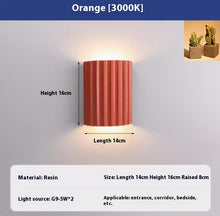 Carica l'immagine nel visualizzatore di Gallery, pplique Moderna a Righe Verticali – Stile Scultoreo in Resina
