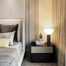 Carica l'immagine nel visualizzatore di Gallery, Lampada da Tavolo Kizu Style – H 45 cm, Marmo Nero e Cupola Bianca
