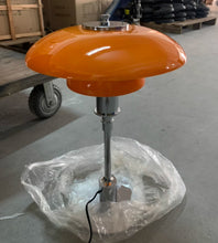 Carica l'immagine nel visualizzatore di Gallery, Lampada da Tavolo PH – Eleganza Scultorea in Stile Nordico
