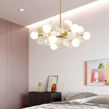 Carica l'immagine nel visualizzatore di Gallery, Lampadario Moderno a Sfere con Dettagli Decorativi – Stile Nordico da 130 cm
