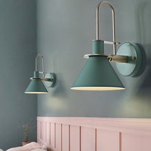 Carica l'immagine nel visualizzatore di Gallery, Macaron Horn Wall Light
