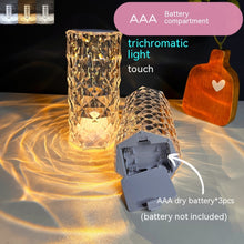 Carica l'immagine nel visualizzatore di Gallery, Lampada da tavolo a LED creativa con atmosfera a forma di rosa di cristallo
