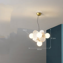 Carica l'immagine nel visualizzatore di Gallery, Lampadario Moderno a Sfere con Dettagli Decorativi – Stile Nordico da 130 cm
