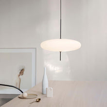 Carica l'immagine nel visualizzatore di Gallery, Lampadario UFO
