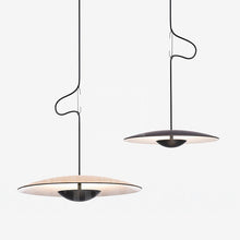 Carica l'immagine nel visualizzatore di Gallery, Lampadario a sospensione UFO – Design nordico in legno o nero opaco
