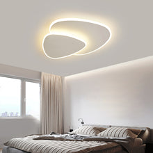 Carica l'immagine nel visualizzatore di Gallery, Lampada da Soffitto Moderna – Design Triangolare Morbido per Camera da Letto
