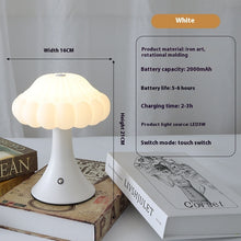 Carica l'immagine nel visualizzatore di Gallery, Mushroom Lamp Bar Cafe Decoration Charging Touch Small Night Lamp
