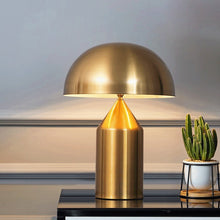 Carica l'immagine nel visualizzatore di Gallery, Lampada da Tavolo Atollo Style – Finitura Oro Satinato, Design Scultoreo
