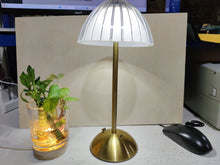 Carica l'immagine nel visualizzatore di Gallery, Crystal Retro Table Lamp Bedroom
