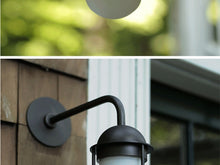 Carica l'immagine nel visualizzatore di Gallery, Minimalist Retro Outdoor Waterproof Wall Lamp
