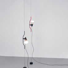 Carica l'immagine nel visualizzatore di Gallery, Lampada Parentesi – Ispirazione Castiglioni &amp; Manzù (Flos, 1971)
